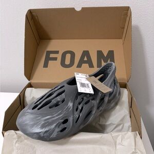 Yeezy foam runner gray!!! New